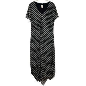 Chico’s Black and White Short Sleeve V-neck Maxi Dress 2 12